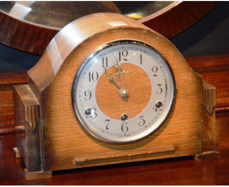A Bentina oak cased mantle clock, circa 1940's, 22cm high