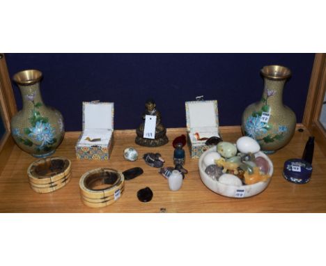 A quantity of Oriental collectables, to include Chinese jade coloured animal ornaments, similar amber coloured, in export box