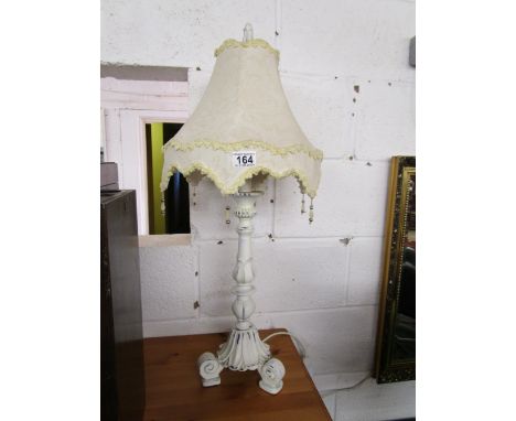 Working shabby-chic table lamp