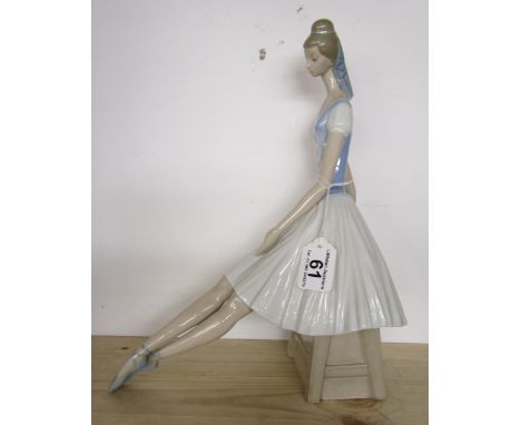 Large Lladro Nao ballerina figure