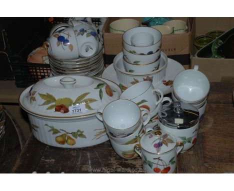 A quantity of Royal Worcester 'Evesham' china (36 pieces)