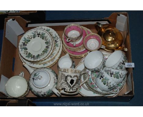 A quantity of china including Royal Worcester 'Lavinia' pattern tea ware, Grosvenor 'Ye Olde English' Silver Jubilee mug, etc