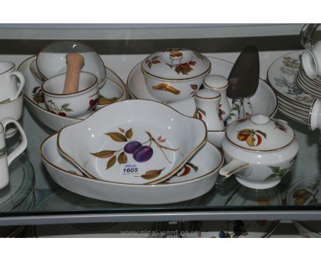 Miscellaneous Royal Worcester 'Evesham' dishes, pestle and mortar, cake server, cheese knife, etc