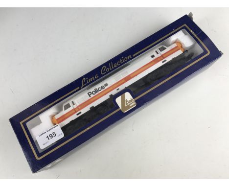 A boxed Lima model railway locomotive class 37, L204938