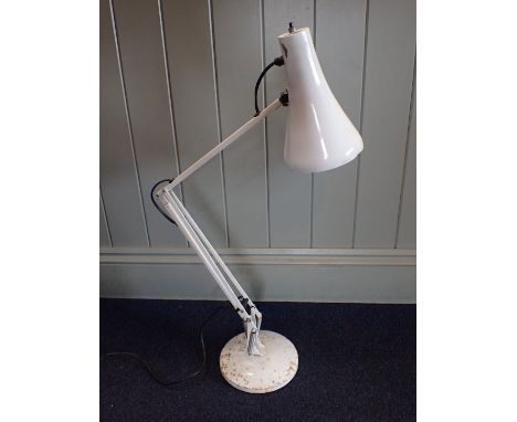 AN ANGLEPOISE STYLE DESK LAMP (for restoration)