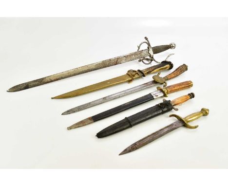 Four German horn handled hunting knives, with a further brass handled knife and a modern steel sword (6).