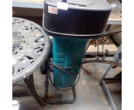 Bosch 1600 MP garden shredder. All electrical items in this lot have been PAT tested for safety and have passed. This does no