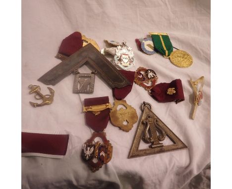 Quantity of Masonic jewels. UK P&amp;P Group 1 (£16+VAT for the first lot and £2+VAT for subsequent lots) 