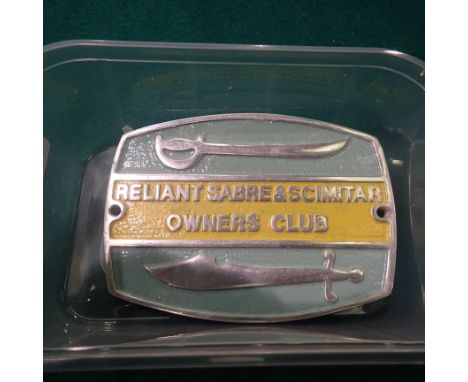 Reliant Sabre and scimitar owners club metal badge. UK P&amp;P Group 1 (£16+VAT for the first lot and £2+VAT for subsequent l