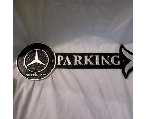 Cast iron Mercedes parking arrow. UK P&amp;P Group 2 (£20+VAT for the first lot and £4+VAT for subsequent lots) 