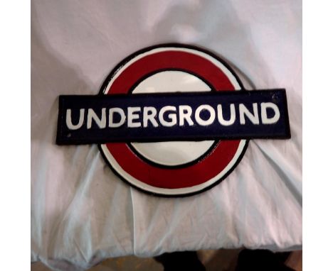 Cast iron London Underground sign, W: 25 cm. UK P&amp;P Group 2 (£20+VAT for the first lot and £4+VAT for subsequent lots)