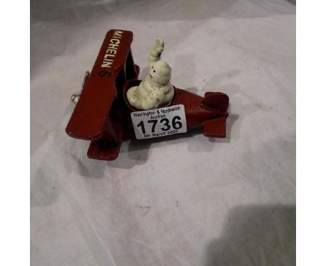 Cast iron Michelin Man in plane figure, L: 12 cm. UK P&amp;P Group 1 (£16+VAT for the first lot and £2+VAT for subsequent lot