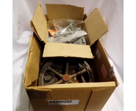 Mixed modelling parts including an 18 cm diameter flywheel. UK P&amp;P Group 2 (£20+VAT for the first lot and £4+VAT for subs