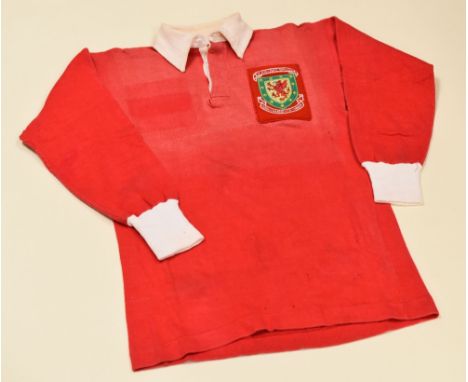 WALES INTERNATIONAL FOOTBALL JERSEY MATCH-WORN BY RAY DANIEL v IRELAND 1951/52 bearing No.5 to the reverse and complete with 