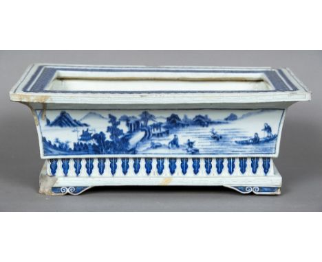 An 18th/19th century Chinese blue and white porcelain planterOf flared rectangular form, the side decorated with figures and 