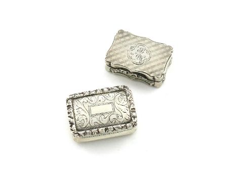 A Victorian silver vinaigrette, by David Pettifer, Birmingham 1849, rectangular form, with cross hatched decoration, the cove