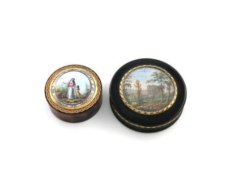 λAn early 19th gold-mounted composition and tortoiseshell snuff box, circa 1820, circular form, the hinged cover with a paint
