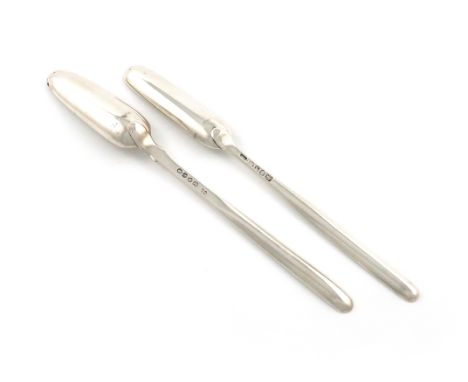 A George III silver marrow scoop, by Thomas Wallis, London 1786, conventional form, length 21cm,  plus a George IV silver Fid