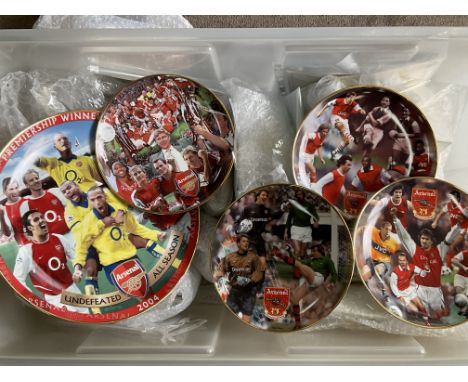 A large collection of Arsenal collectors plates and a small collection of Villeroy and Bochum plates.