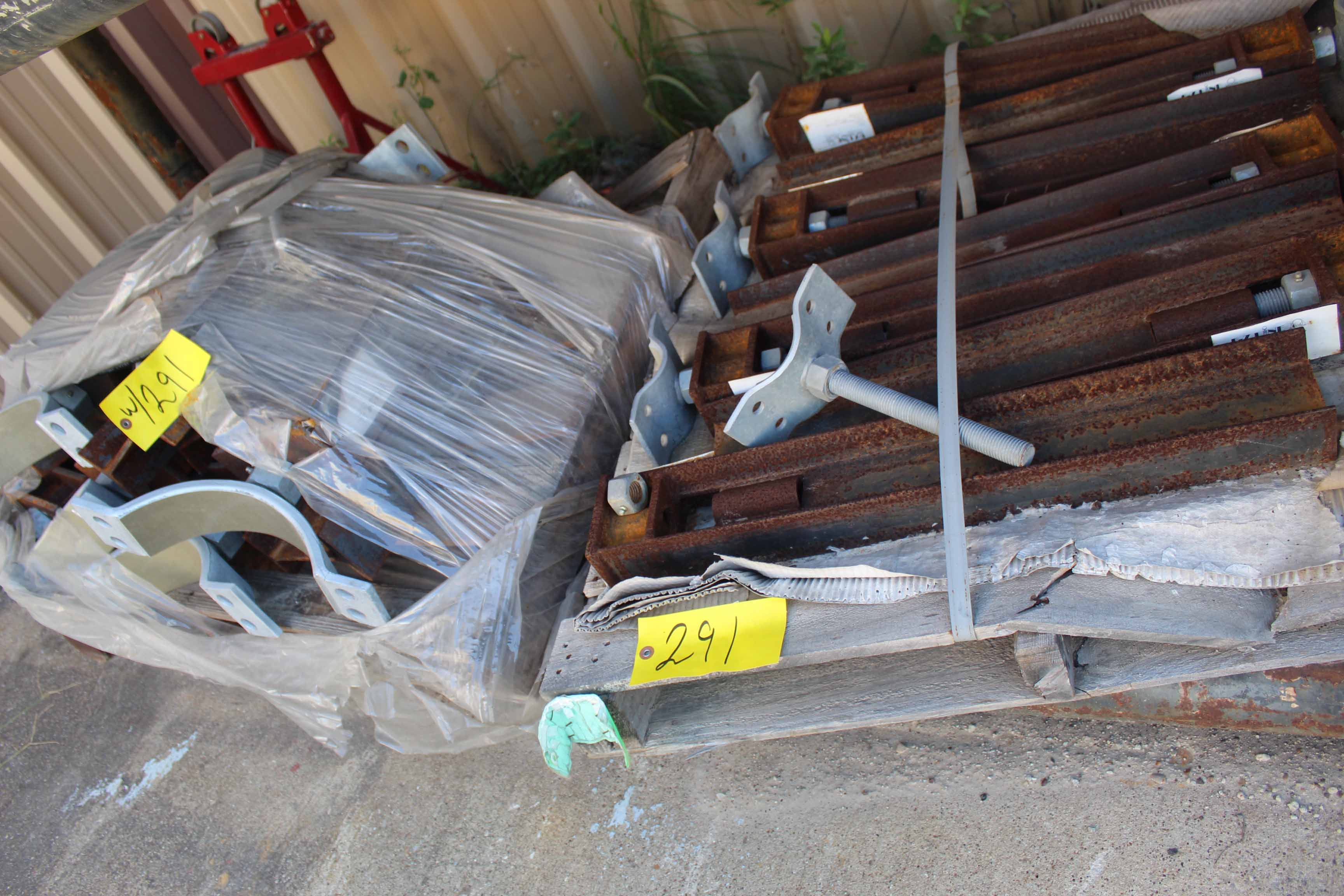 LOT OF PIPE SUPPORTS, EZLINE (on two pallets)