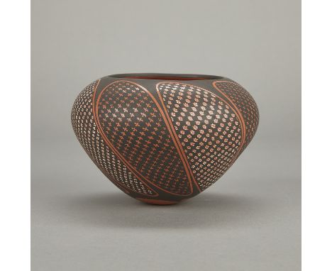 Ismael Flores (Mexican, 20th/21st c). Mata Ortiz burnished and painted ceramic jar. Decorated with cartouches filled with rep