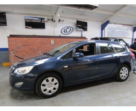 Make &amp; Model: Vauxhall Astra Exclusiv CDTIDate of Reg: FH11 ENVColour: Bluecc: 1686MoT: 23-11-2021Fuel Type: DIESELMileag