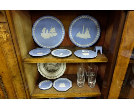Selection of 7 Wedgewood blue and white plates, including 5 trinket dishes and larger Christmas 1970, Man on the Moon, 1969 a