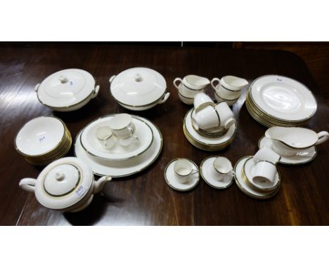 Royal Worcester Carina China Dinner Service (1992), white with green and gold borders, incl. pair tureens etc (approx. 57 pie