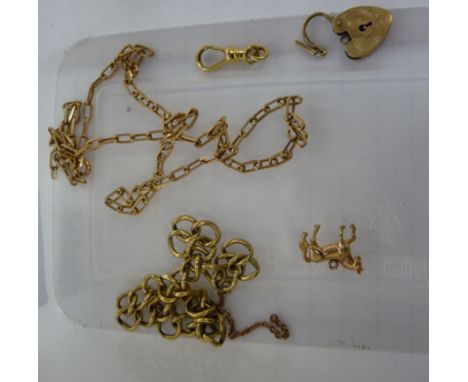 9ct gold items of personal ornament: to include a horse pendant; and an oval ring link necklace         11