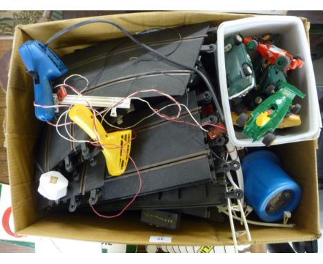 Miscellaneous Scalextric track and associated equipment      BSR 