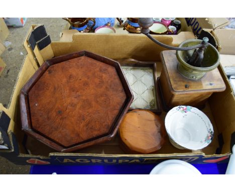 BOX CONTAINING WOODEN ITEMS INCLUDING COFFEE GRINDER, SMALL WOODEN TRAY ETC