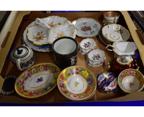 TRAY CONTAINING CERAMIC ITEMS, COALPORT STYLE SMALL DISH WITH CUPS AND SAUCERS, FURTHER SAMSON ORIENTAL STYLE SMALL PLATE AND