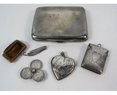 Mixed sterling silver lot to include cigarette case, vesta etc plus a 835 silver locket and bakelite snuff box. Total silver 