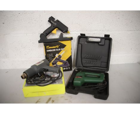 Mixed lot to include a Bosche Stapler, a heat gun plus cordless Glue gun with box but no kettle lead. See photos