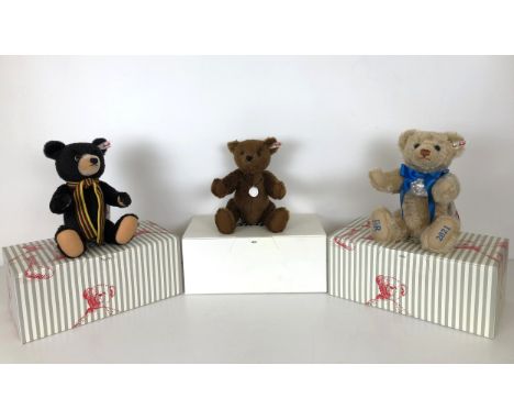 A Steiff teddy bear, The Marmite, No 138, boxed with certificate, The Queen Elizabeth II 95th Birthday Bear, No 1045, boxed w