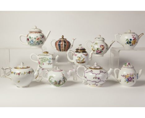 COLLECTION OF 'VICTORIA AND ALBERT' PORCELAIN MINIATURE TEAPOTS, issued by Franklin Mint, comprising; 'Bow', 'Venice', 'Meiss