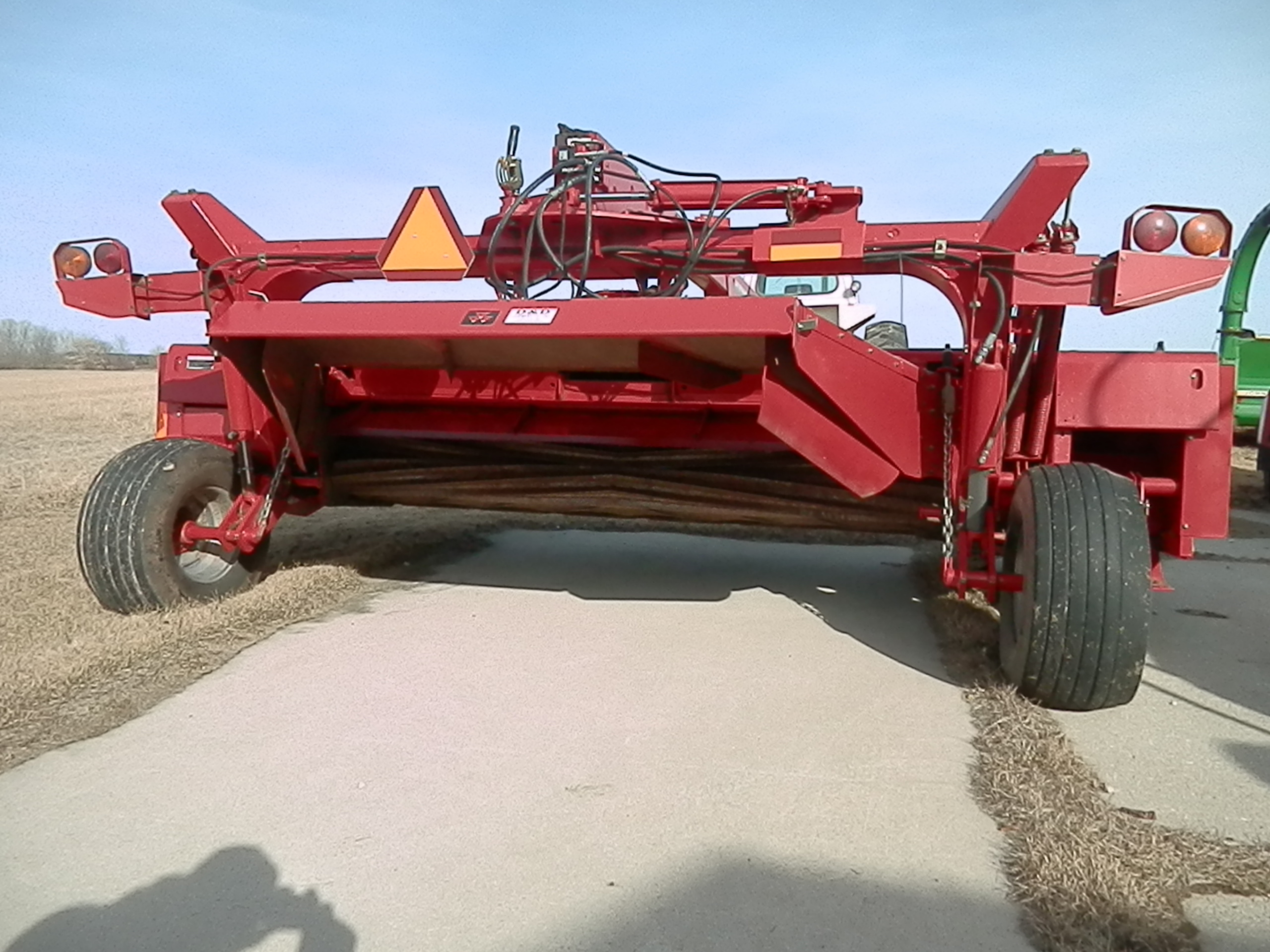 MF Hesston 1375 16' Discbine, 15'3" cutting width, Steel on steel rolls