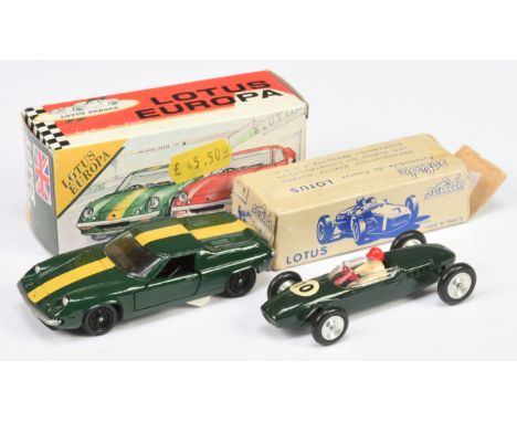 Solido &amp; Gulliver pair of Lotus Cars comprising of (1) No. 18 Lotus F1 - green , red interior with cream driver, racing n