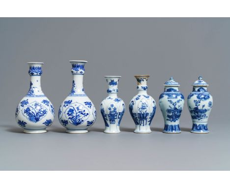Full title: Three pairs of Chinese blue and white vases, Kangxi------- Description: H.: 19,5 cm (the tallest vase)