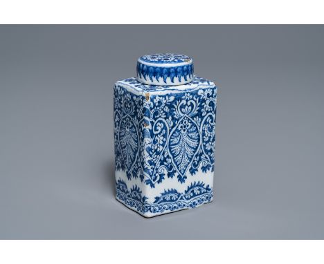 Full title: A Dutch Delft blue and white tea caddy with screw cap, late 17th C.------- Description: H.: 14,5 cmÊ Marked AK fo