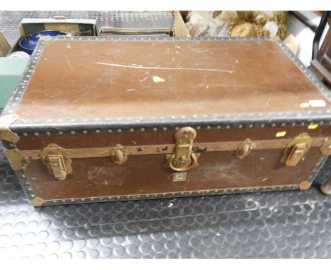 Vintage Trunk 