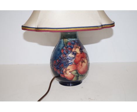 Moorcroft table lamp, finches and fruit. Base size 20 cm