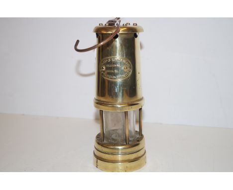 Brass minors lamp