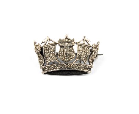 Sweetheart Brooches: The Royal Navy, composed from white metal and embellished with diamonds, 12mm high.