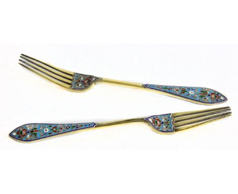 A pair of antique Russian cloisonné enamel and silver gilt forks, c1890, makers mark E.H 84 zolotniks mark, each fork finely 