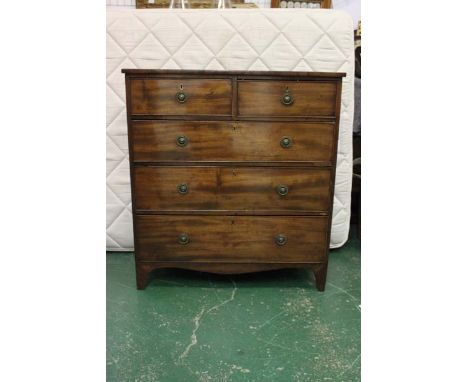 An early 20thC chest of drawer, two short over three long on bracket fee, brass handles and escutcheons, 91 x 100 x 46
