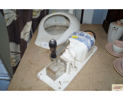 A spice grinder together with a bed pan