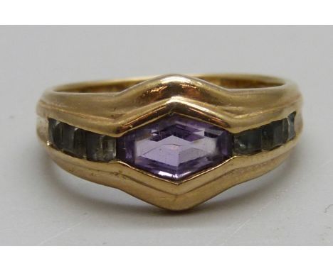 A 9ct gold and amethyst ring, 2.7g, K 