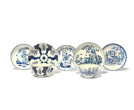 A Lowestoft blue and white teabowl and four saucers, c.1765-75, the teabowl and matching saucer in the Robert Browne pattern,