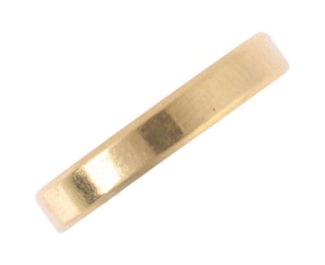 An 18ct gold wedding band ring, maker CG&S, Birmingham 1982, band width 3.1mm, size K, 2.7gNo damage or repair, only general 